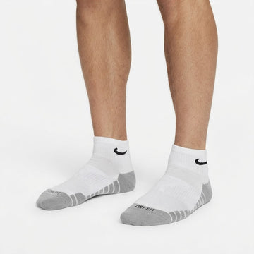 Nike Athletic Performance Ribbed Crew Socks